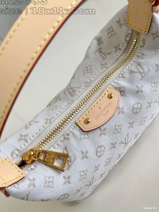 Louis Pochette Hills Vuitton 0612